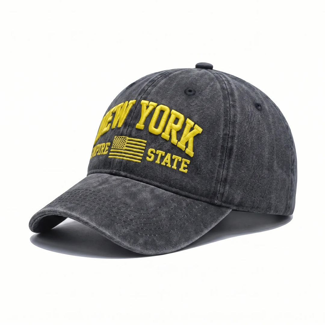 Ladies fashionable cap with embroidered New York motif Bowlift