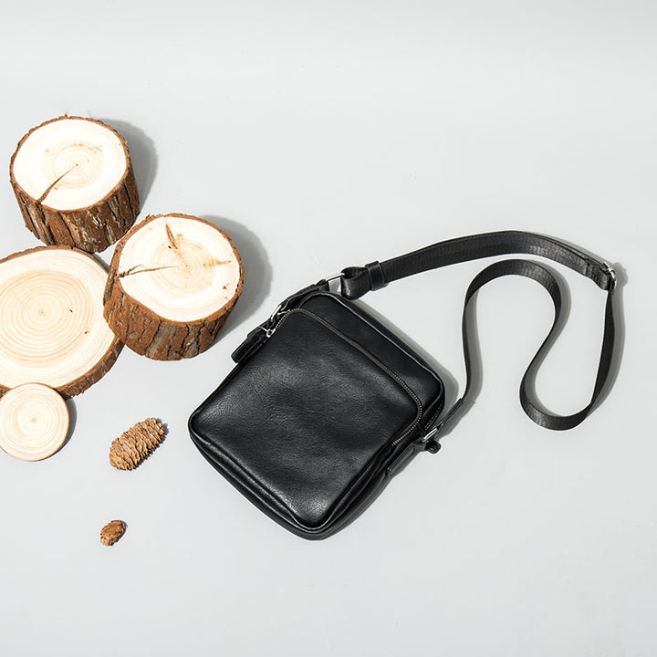 Shoulder bag made of high-quality leather Bowlift