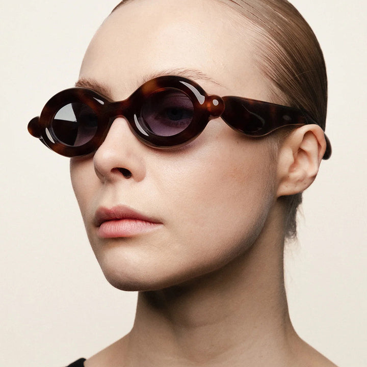 Women's sunglasses in trendy retro design with oval lenses Bowlift