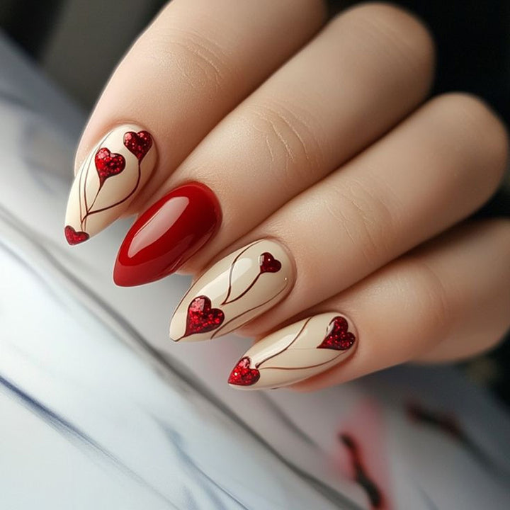 Art nails in elegant heart design Bowlift