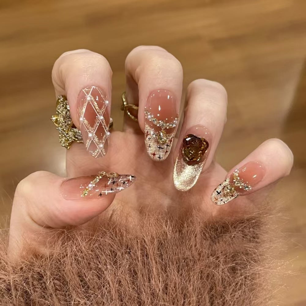 Artificial nails with elegant ombre look Bowlift
