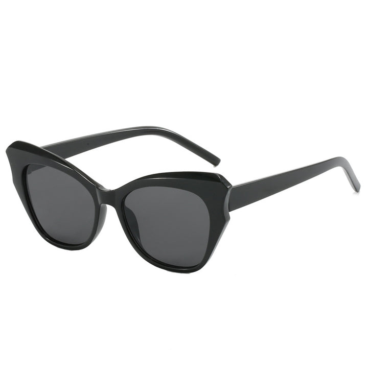 Women's Cat-Eye Sunglasses with Extravagant Mirror Design Bowlift