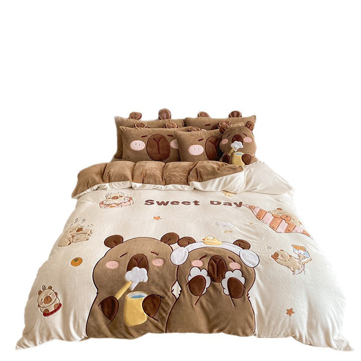 Fluffy bedding set with quilted cozy surface, 3D teddy applications and warming microfiber filling Bowlift