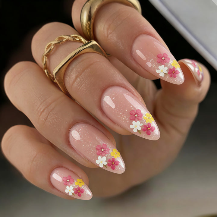 Fake nails with floral accents Bowlift