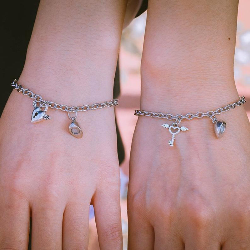 Charm-Bracelet Bowlift