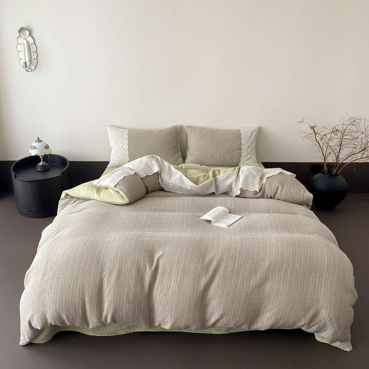 Bedding set made of fine linen-cotton blend with subtle striped texture Bowlift