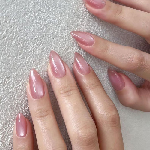 Artificial nails with elegant high gloss and pointed design Bowlift