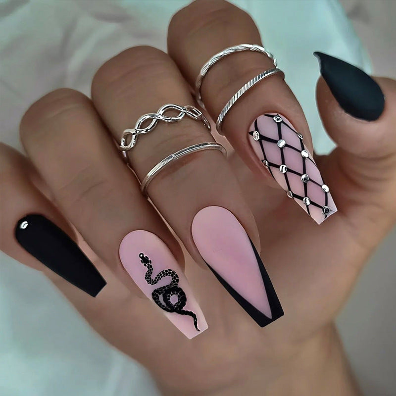 Glamorous Glittery Stiletto Press-On Nails Bowlift