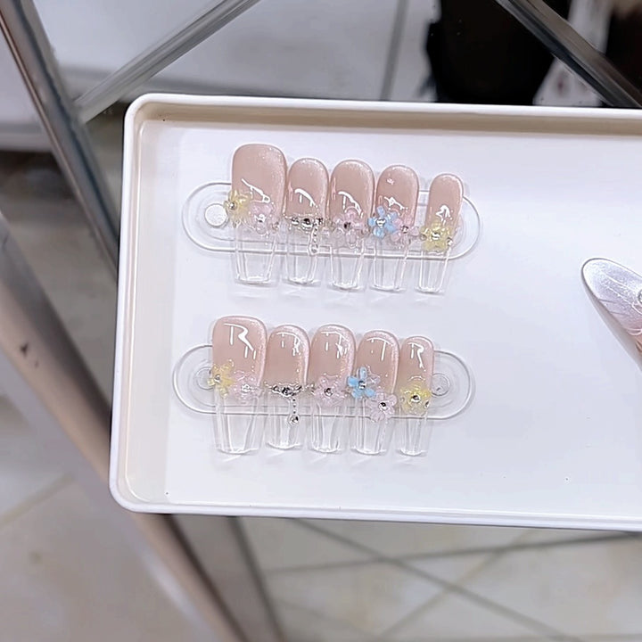 Floral Decorative Press-On Nail Set Bowlift