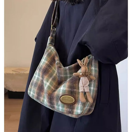 Cozy Plaid Shoulder Bag Bowlift