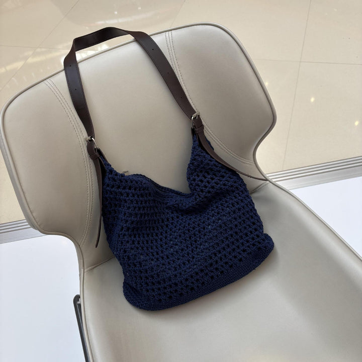Hand-knotted strap bag Bowlift