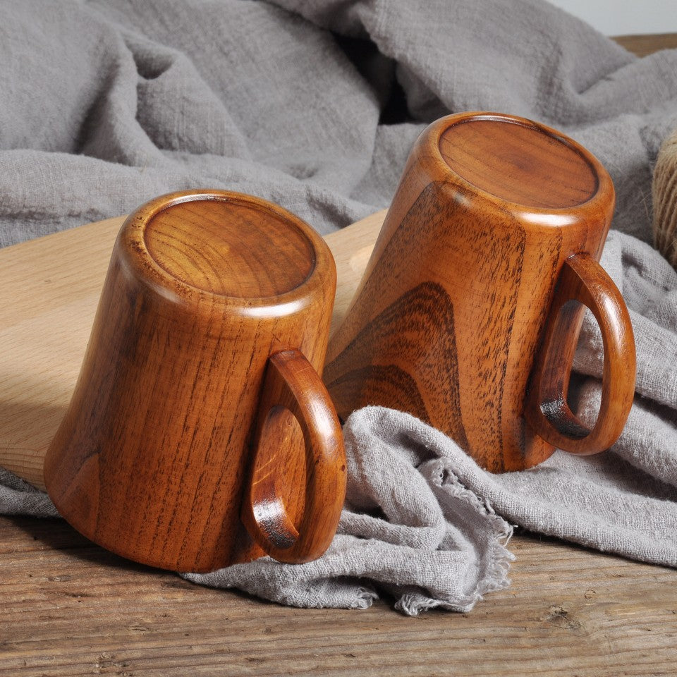 Wooden cup with spoon Bowlift