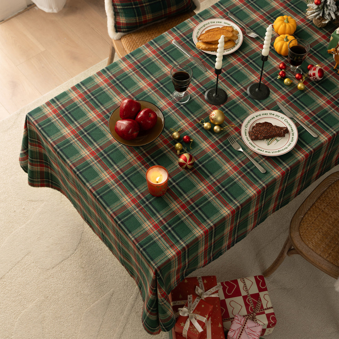 Rectangular checkered tablecloth made of cotton blend with pompom tassels Bowlift