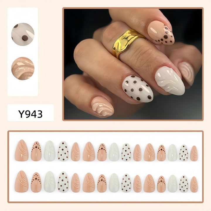 Artificial nails in refined dot design Bowlift