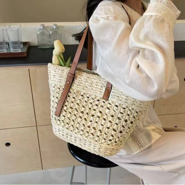 Handbag Made of High-Quality Natural Material Bowlift