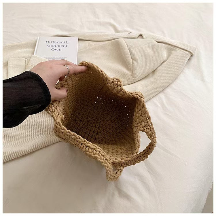 Hand-crocheted everyday bag Bowlift
