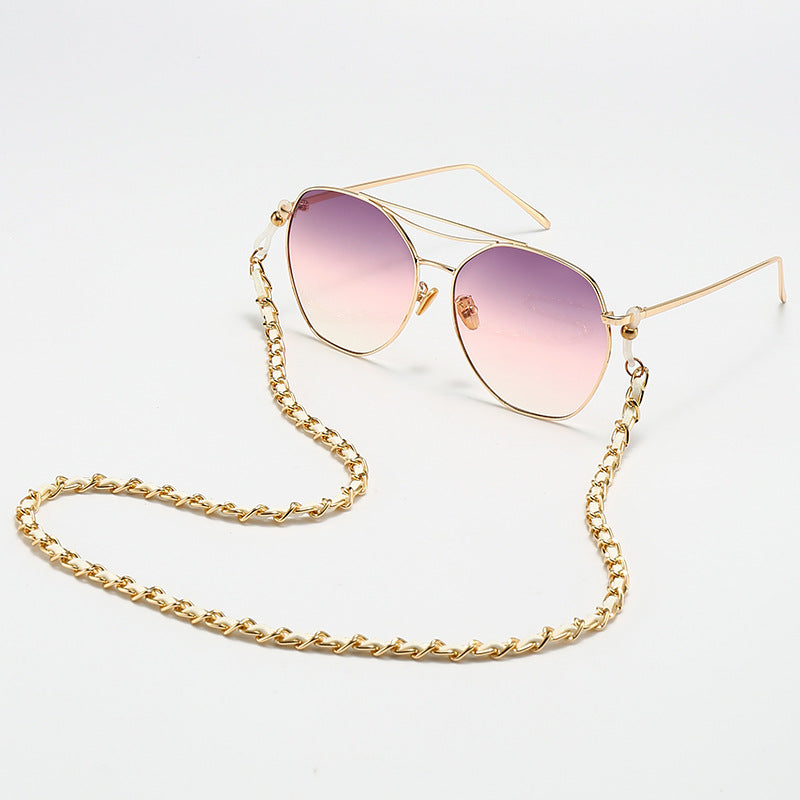 Aviator Sunglasses with Fashionable Chain Bowlift