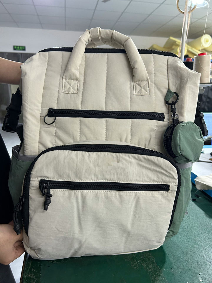Multifunctional travel bag with organizer Bowlift