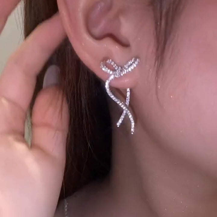 Elegant earrings Bowlift