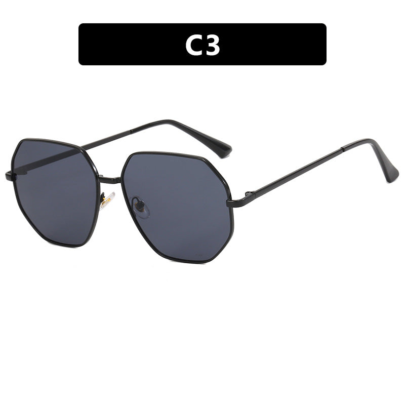 Women's fashionable geometric sunglasses with protective UV filter and stylish frame Bowlift