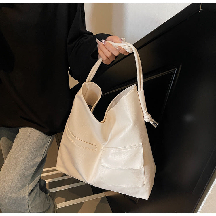 Casual tote bag with practical front pockets Bowlift