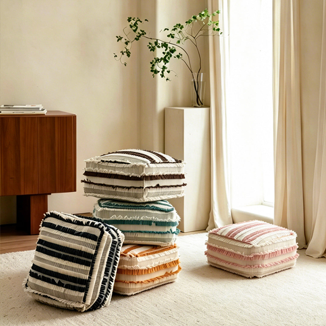 Floor cushion pouf with structured fringe surface Bowlift