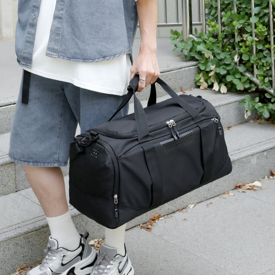 Sporty travel bag with insulating interior compartment Bowlift