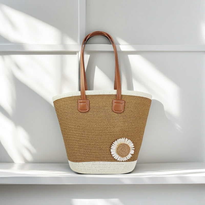 Beach bag with floral accents Bowlift