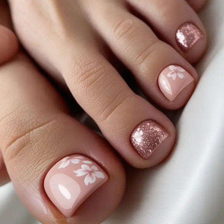 Artificial nails for elegant foot care Bowlift