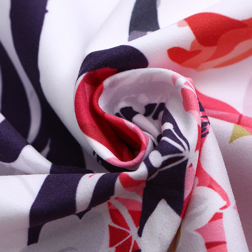 Beach towel with vibrant flamingo motifs and quick-drying material Bowlift