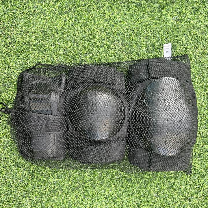 Safety package with knee protectors and wrist protectors Bowlift