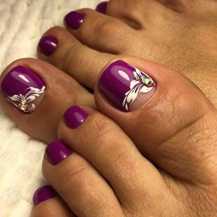 Artificial nails for elegant foot care Bowlift