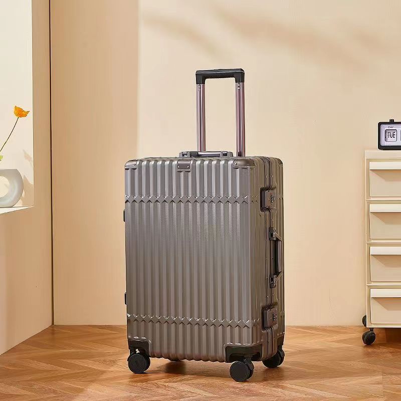 Durable Hard-Shell Rolling Suitcase Bowlift