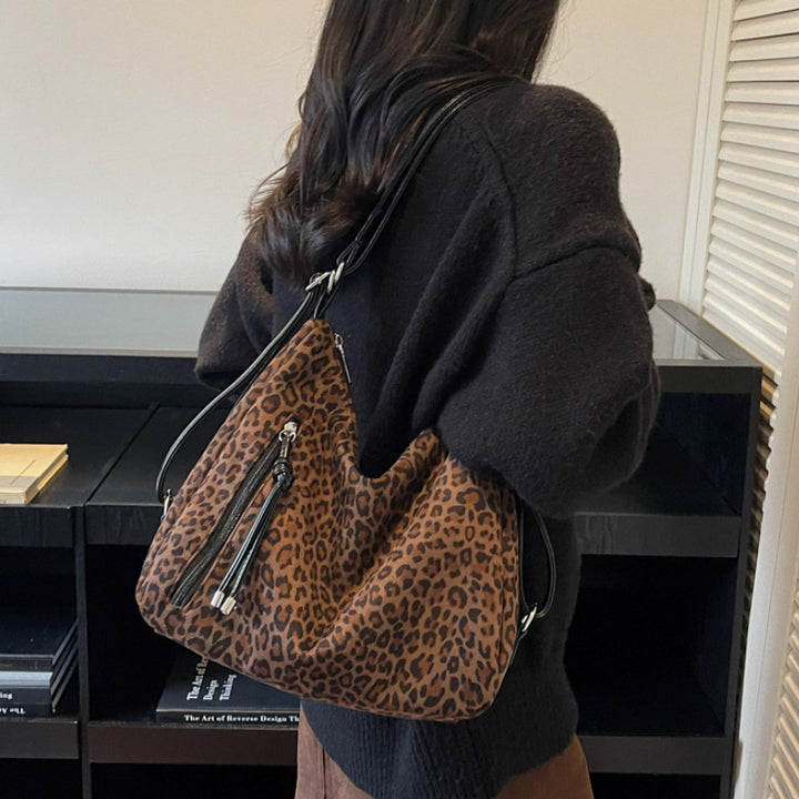 Chic Leopard Print Hobo Bag Bowlift