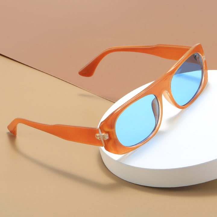 Women's stylish sunglasses in elegant shield design Bowlift