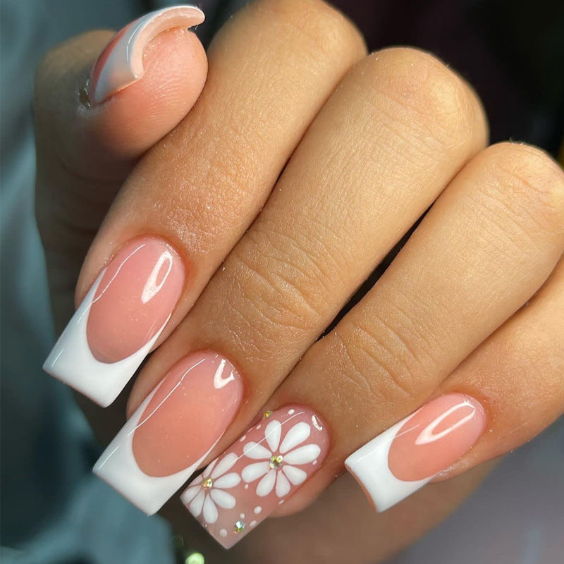 Elegant Heart-Designed Press-On Nail Tips Bowlift