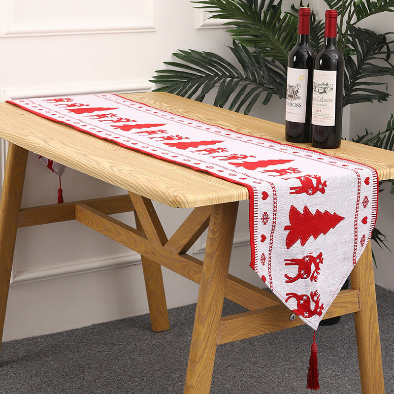 Christmas table runner with reindeer motif Bowlift
