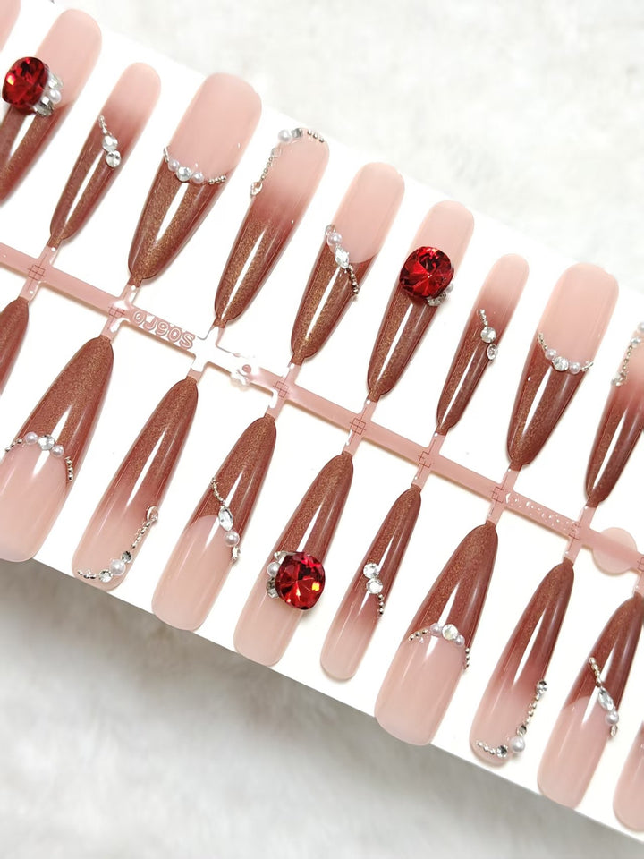 Artificial nails with luxurious 3D decorations and glamorous accents Bowlift