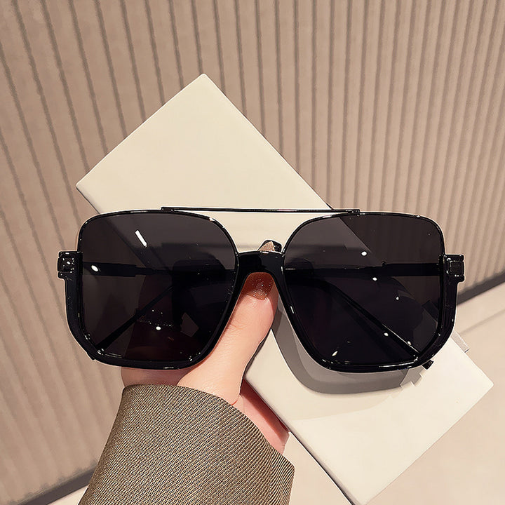Women oversized sunglasses with trendy square frame and protective UV filter Bowlift