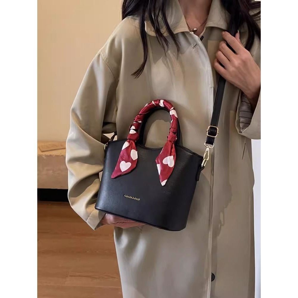 Chic Leather Satchel Bag Bowlift