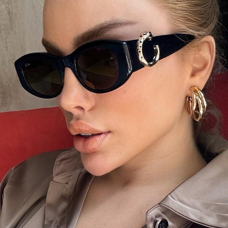 Women's elegant Cat-Eye sunglasses with golden details Bowlift
