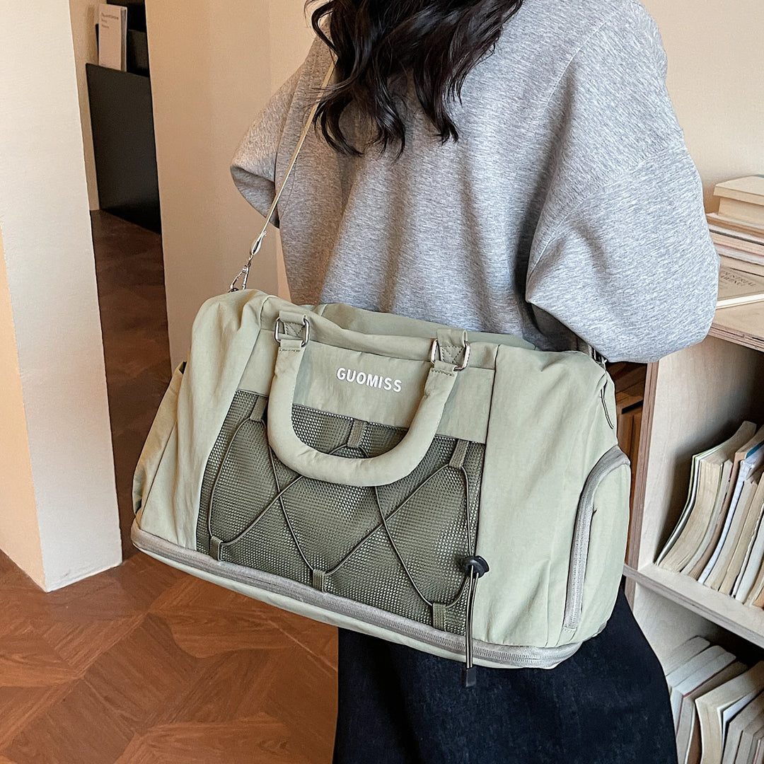 Sporty Travel Bag Bowlift