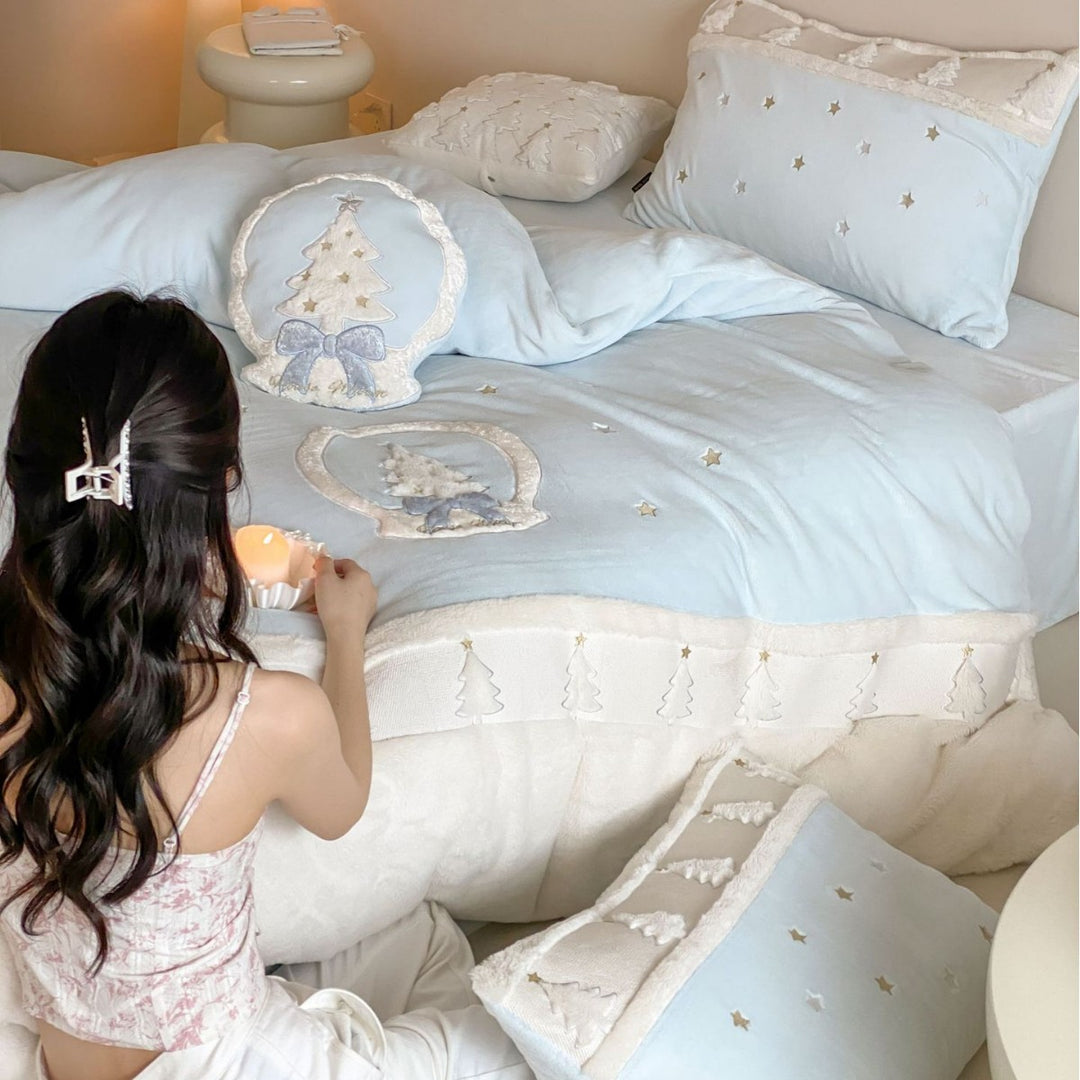 Winter cotton satin bedding set with 3D fir applications and teddy plush trim Bowlift