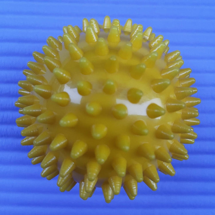 Massage ball with knobs Bowlift