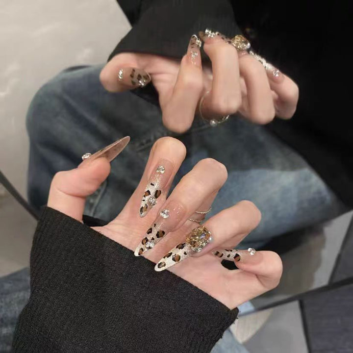 Decorative Press-On Nail Design Bowlift
