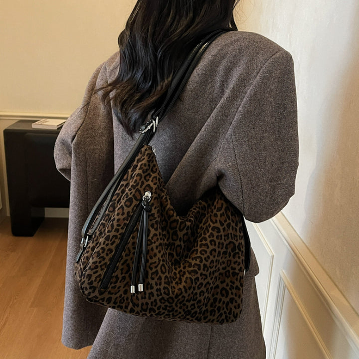 Chic Leopard Print Hobo Bag Bowlift