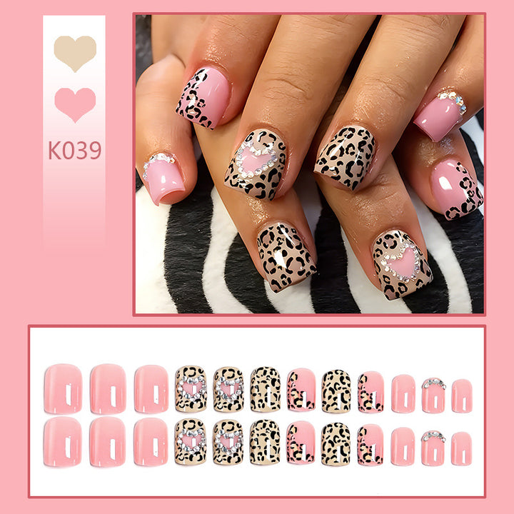 Glamorous artificial nail collection with animal motif and crystal embellishments Bowlift