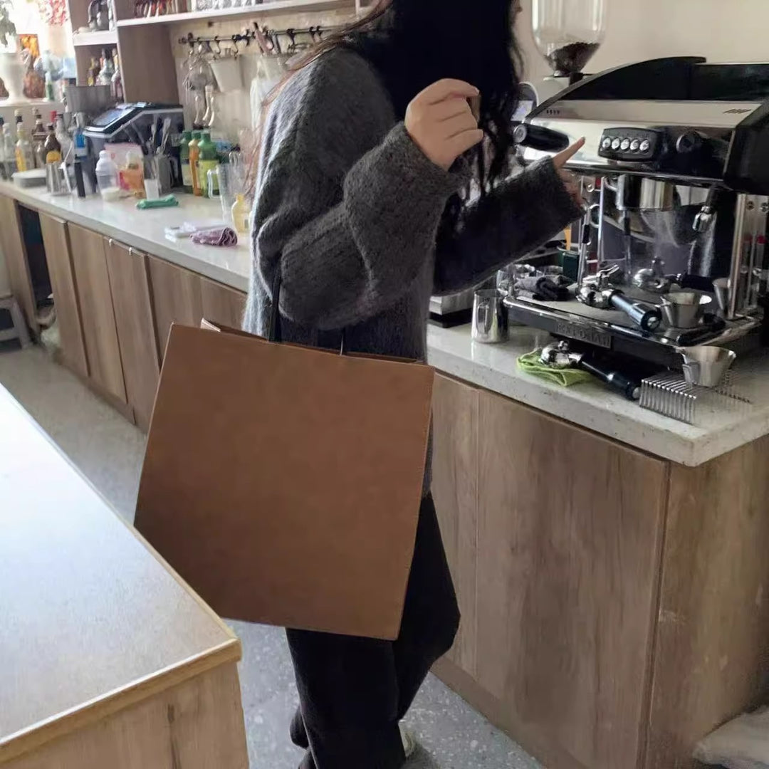 Elegant Handbag Bowlift