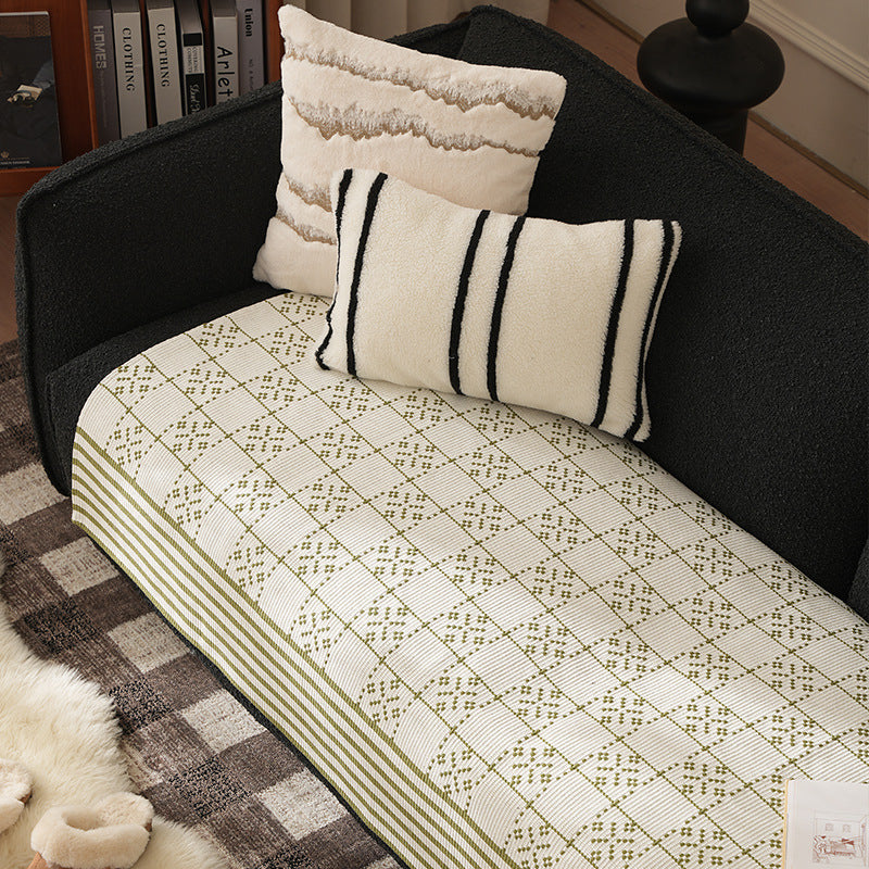 Woven rectangular table runner made of cotton blend with checkered pattern and striped border Bowlift
