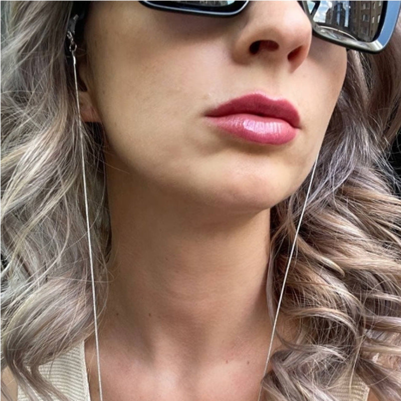 Stylish Adjustable Eyewear Chain Bowlift